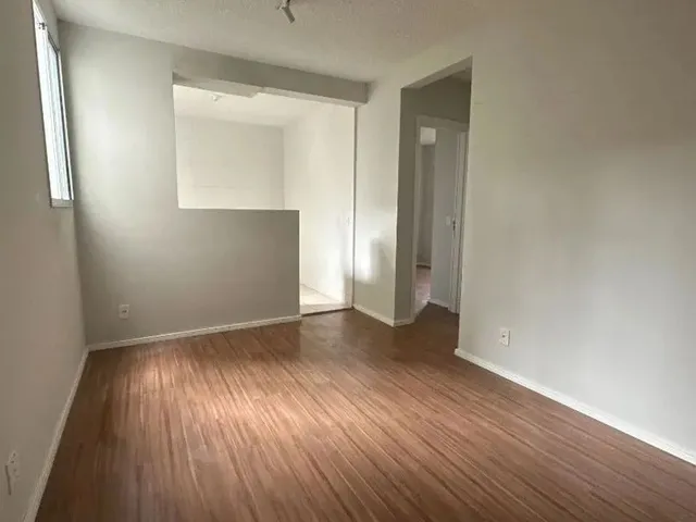 Imagem: O apartamento possui 2 Dormitórios, 1 Banheiro, 1 Vaga na
