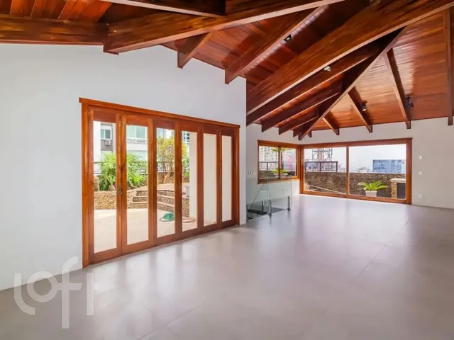 Imagem 10: Apartamento À Venda em Petrópolis com 337 M², 3 Quartos, 1 Suíte, 2 Vagas
