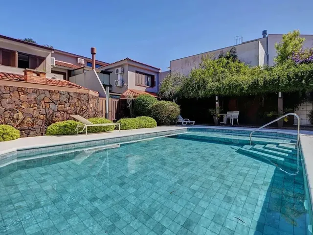 Imagem 6: Rocca Imobiliária Vende Casa em Condomínio Com198M² e 4 Quartos - Três Figueiras