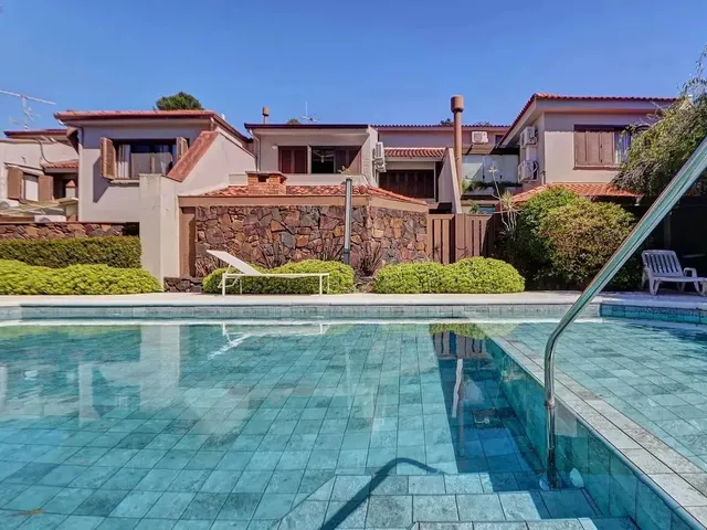 Imagem 9: Rocca Imobiliária Vende Casa em Condomínio Com198M² e 4 Quartos - Três Figueiras