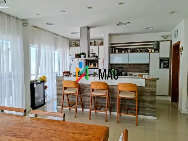 Imagem: Casa de Alto Padrão com 4 Suítes, Piscina