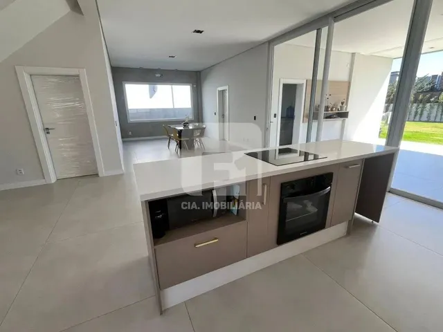 Imagem 2: Casa com 4 Quartos em Condomínio no Campeche
