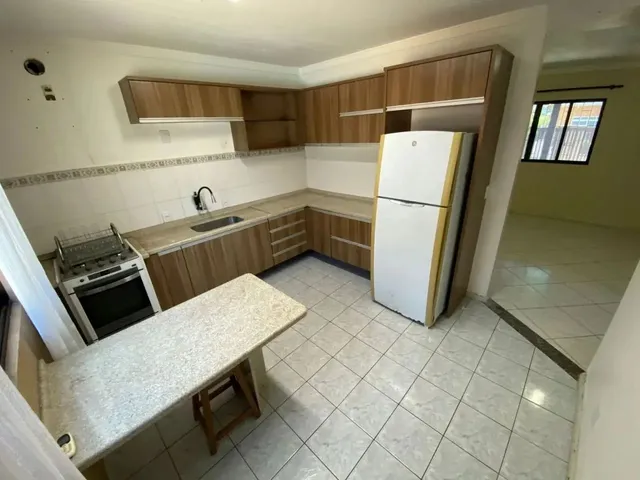 Imagem 14: Excelente Casa Mobiliada de 4 Dormitórios no Bairro Carianos!