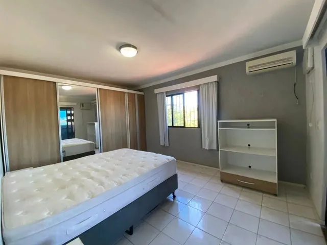 Imagem 6: Excelente Casa Mobiliada de 4 Dormitórios no Bairro Carianos!