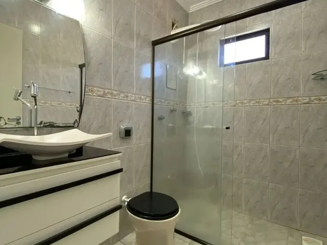 Imagem 4: Excelente Casa Mobiliada de 4 Dormitórios no Bairro Carianos!