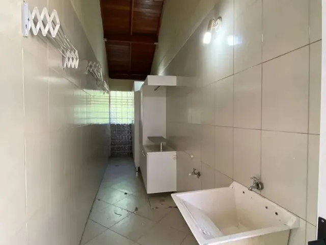 Imagem 9: Excelente Casa Mobiliada de 4 Dormitórios no Bairro Carianos!