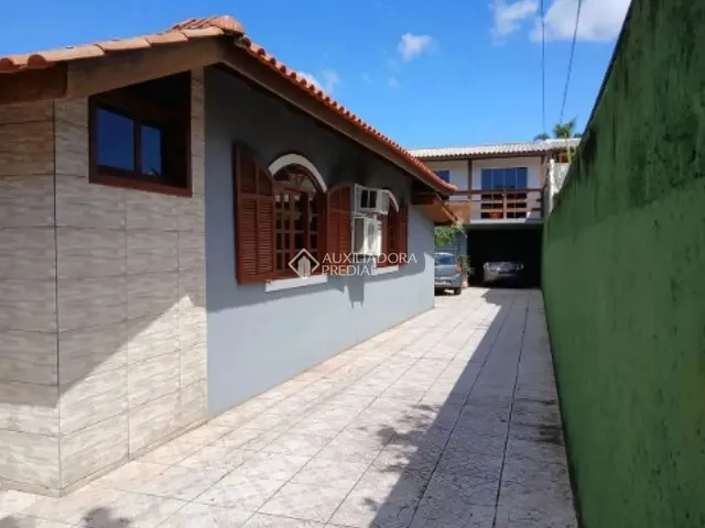 Imagem 1: Auxiliadora Predial Aluga, Casa de 2 Dormitórios, Sendo Uma Suíte com Banheira De