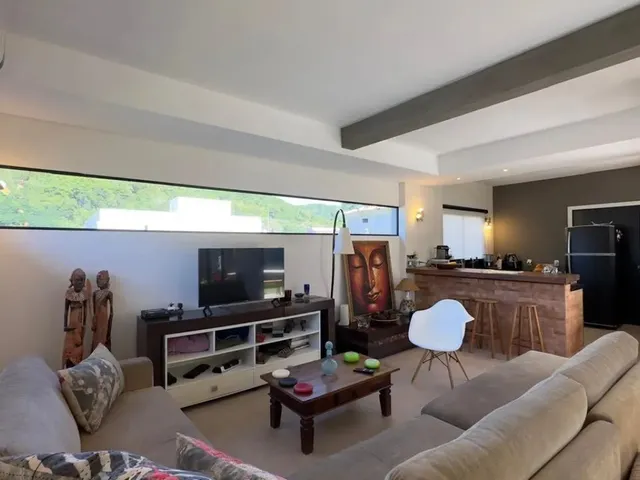 Imagem 2: Casa com 4 Dormitórios, Sendo 2 Suítes no Rio Tavares