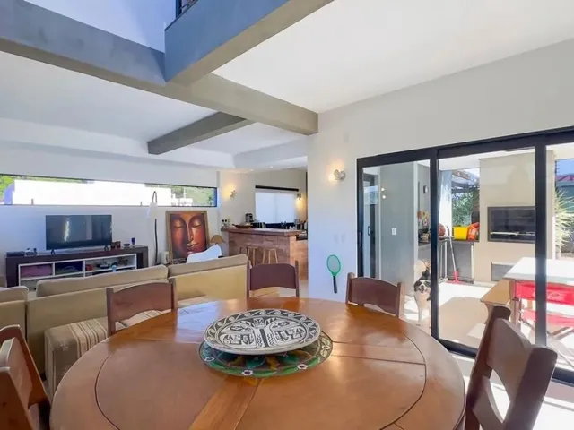 Imagem 9: Casa com 4 Dormitórios, Sendo 2 Suítes no Rio Tavares