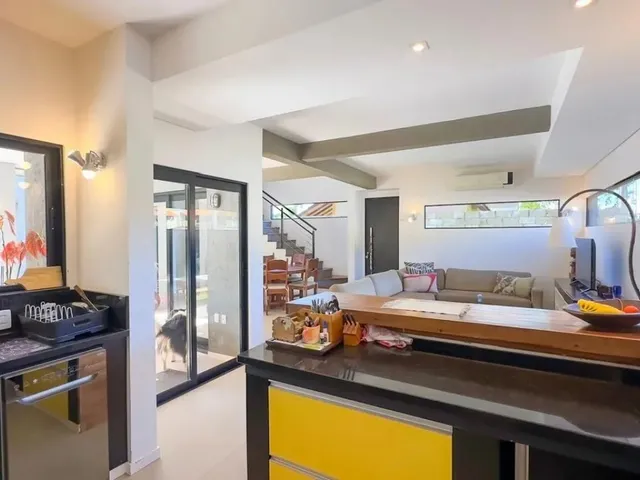 Imagem 11: Casa com 4 Dormitórios, Sendo 2 Suítes no Rio Tavares