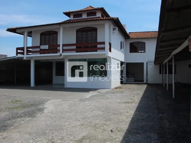 Imagem 1: Casa Comercial/Residencial 03 Quartos no Bairro Carianos - Florianópolis