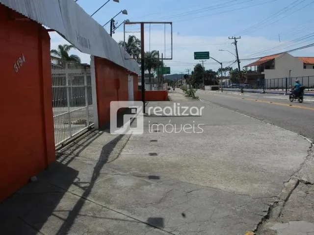 Imagem 12: Casa Comercial/Residencial 03 Quartos no Bairro Carianos - Florianópolis