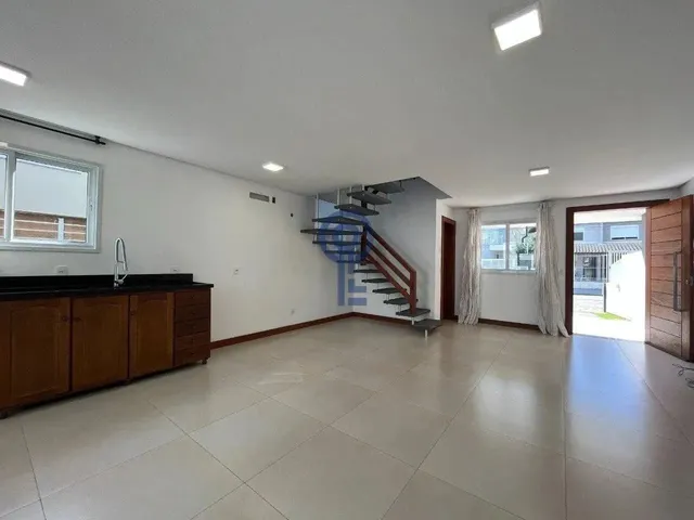 Imagem 2: Casa com 4 Dormitórios no Campeche