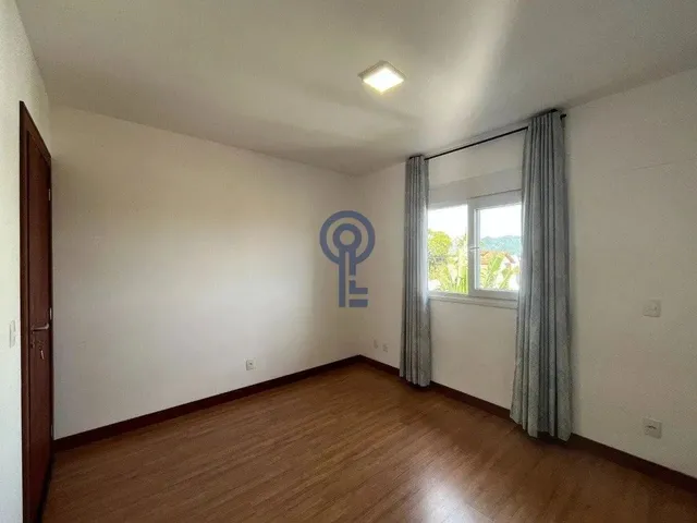 Imagem 5: Casa com 4 Dormitórios no Campeche