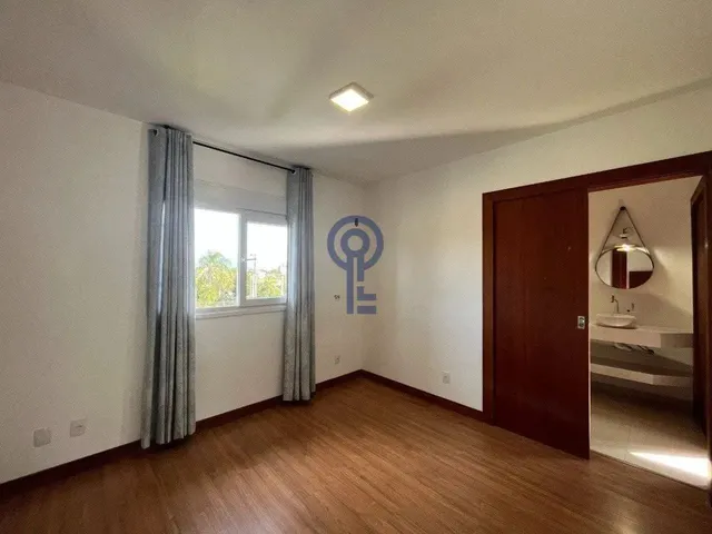 Imagem 4: Casa com 4 Dormitórios no Campeche