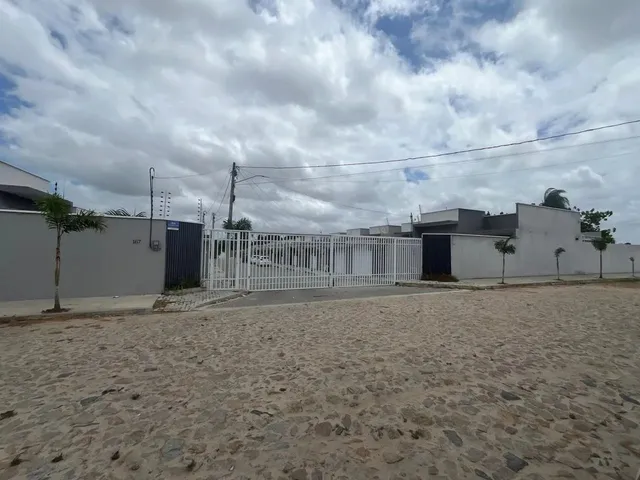 Imagem 15: Excelente Casa com 03 Quartos, em Rua Privativa com Portão Automático. Primeira