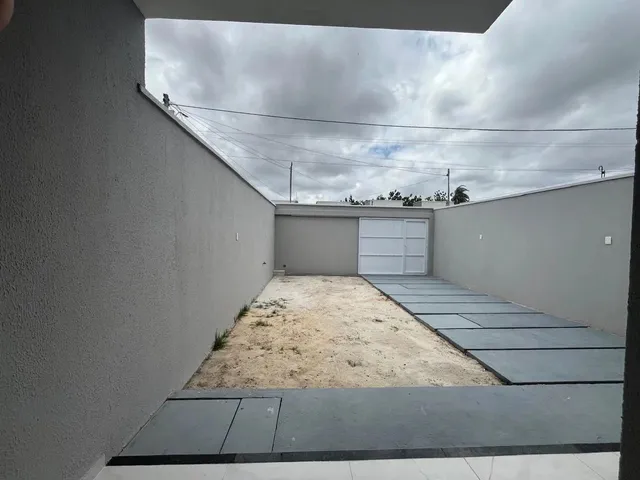 Imagem 3: Excelente Casa com 03 Quartos, em Rua Privativa com Portão Automático. Primeira