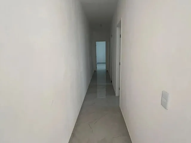 Imagem 16: Excelente Casa com 03 Quartos, em Rua Privativa com Portão Automático. Primeira