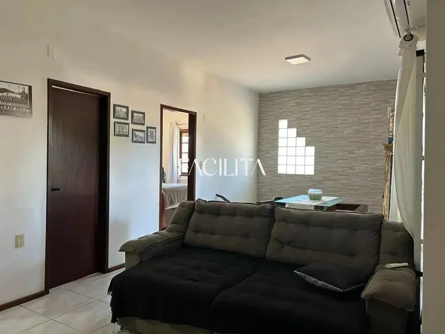 Imagem 2: Casa com 3 Quartos no Bairro Carianos, Florianópolis