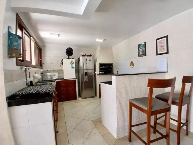 Imagem 14: Casa com 3 Dormitorios com Piscina no Bairro Campeche, em Flroianopolis