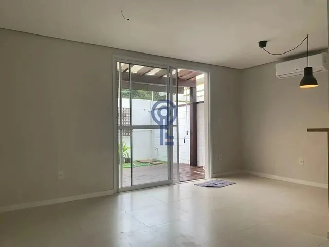 Imagem 15: Casa em Condomínio com 2 Dormitórios no Morro das Pedras