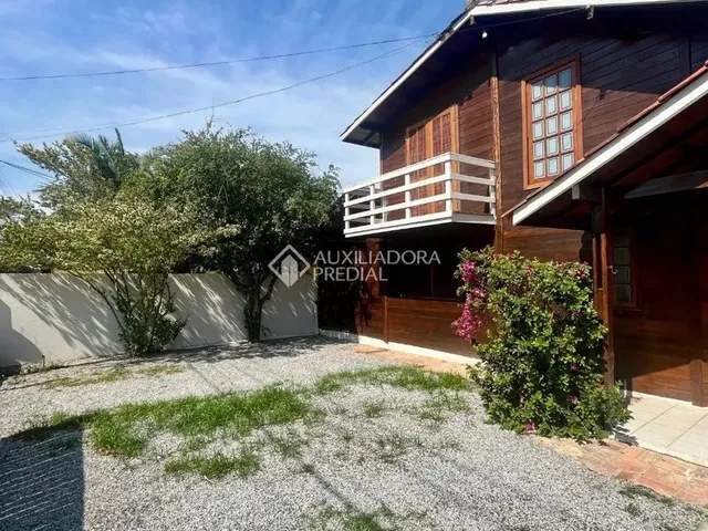 Imagem 9: Casa no Rio Tavares com Cinco Dormitórios