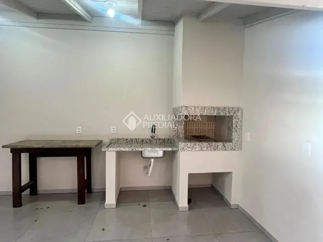 Imagem 5: Casa no Rio Tavares com Cinco Dormitórios