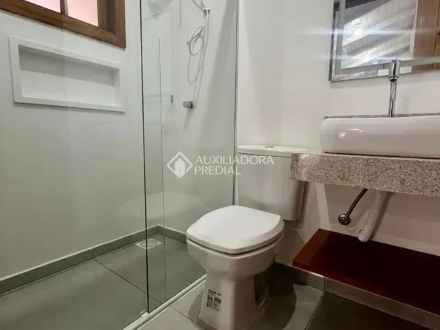 Imagem 7: Casa no Rio Tavares com Cinco Dormitórios