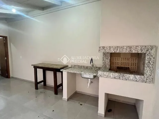 Imagem 6: Casa no Rio Tavares com Cinco Dormitórios
