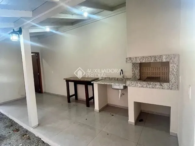Imagem 4: Casa no Rio Tavares com Cinco Dormitórios