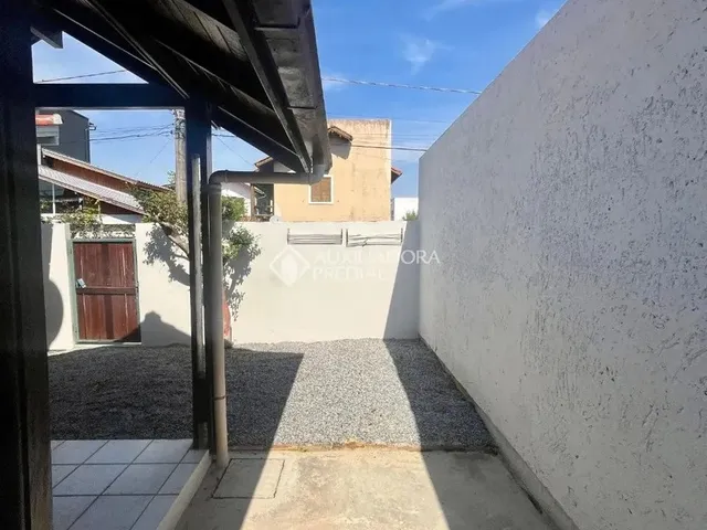 Imagem 8: Casa no Rio Tavares com Cinco Dormitórios