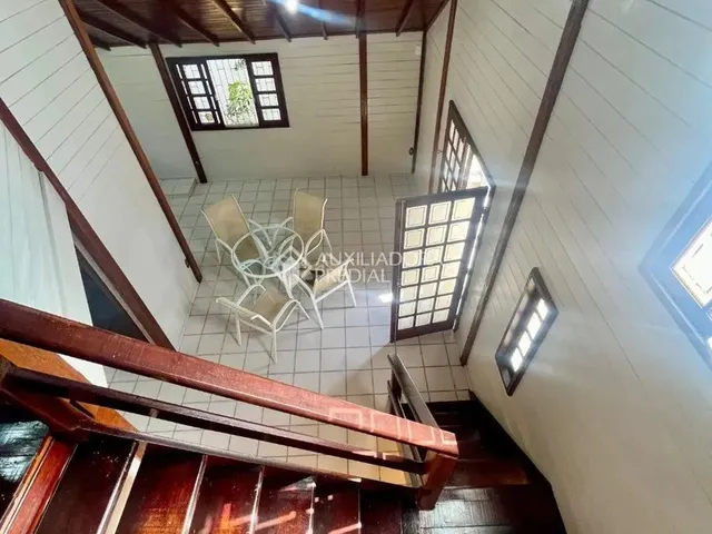 Imagem 13: Casa no Rio Tavares com Cinco Dormitórios