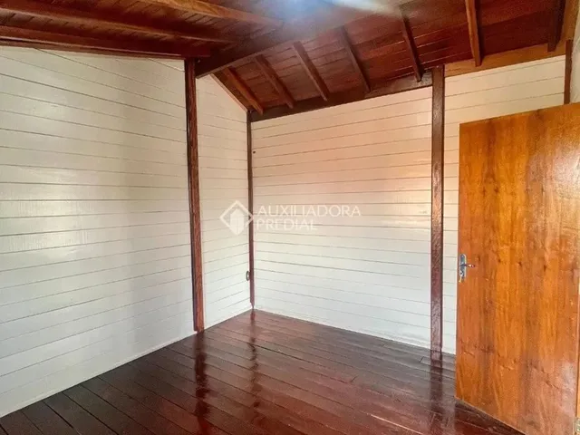 Imagem 10: Casa no Rio Tavares com Cinco Dormitórios