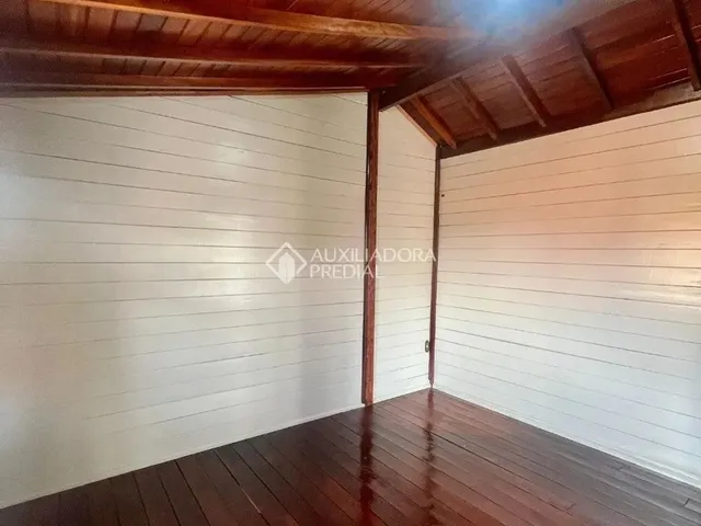 Imagem 12: Casa no Rio Tavares com Cinco Dormitórios