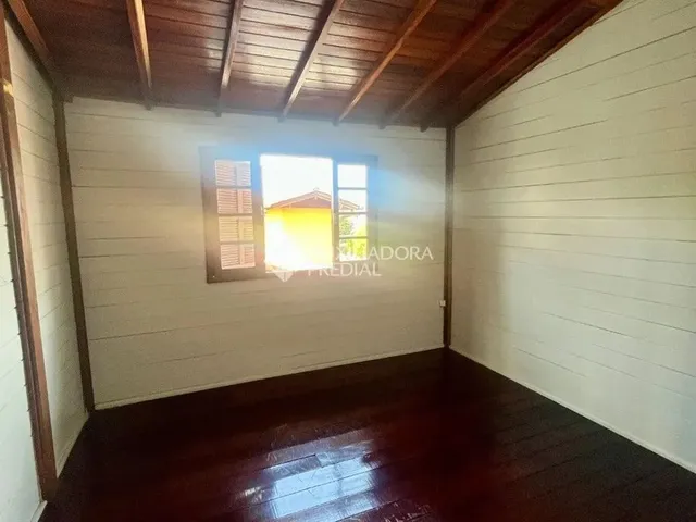 Imagem 11: Casa no Rio Tavares com Cinco Dormitórios