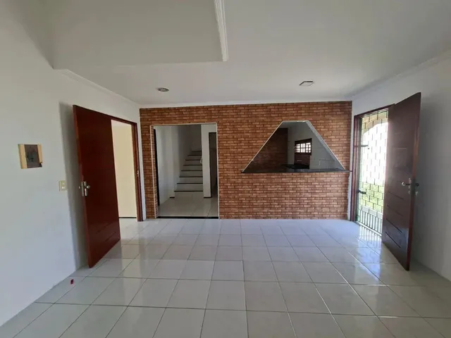 Imagem 14: Sobrado para Aluguel Tem 150 Metros Quadrados com 5 Quartos em Urucunema - Eusébio - Ce