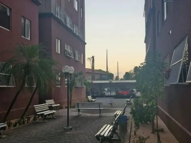 Imagem: O apartamento possui 2 Dormitórios, 1 Banheiro, 1 Vaga na