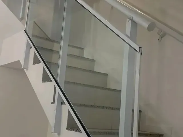 Imagem 12: Sobrado para Aluguel Tem 100 Metros Quadrados com 3 Quartos em Centro - Eusébio - Ce