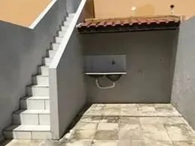 Imagem: Alug Casa com 80 M2 com 2 Quartos Sendo