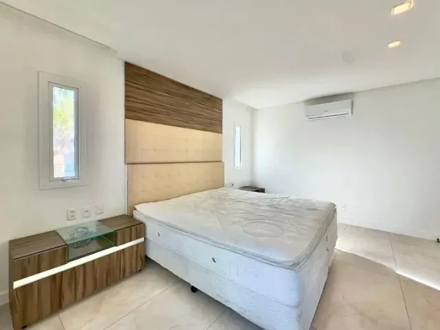 Imagem 2: Casa no Alphaville Eusébio com 04 Suítes