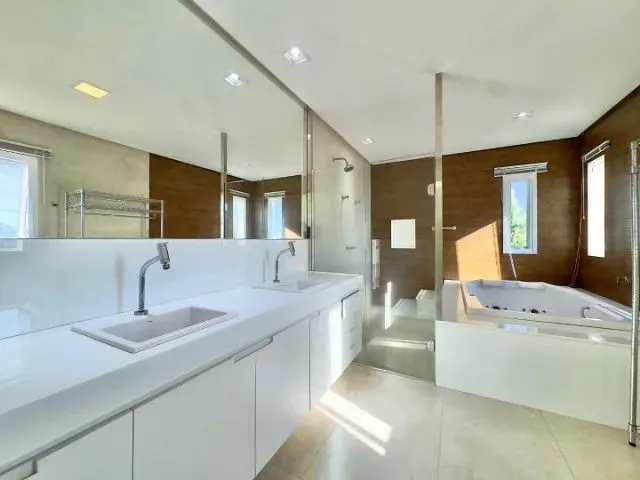 Imagem 4: Casa no Alphaville Eusébio com 04 Suítes