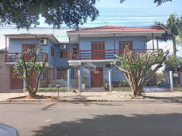 Imagem: Sobrado 4 Dormitórios Moinhos de Vento