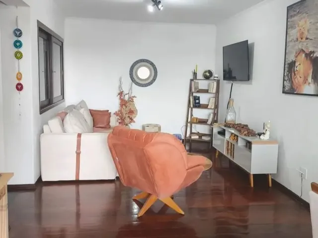 Imagem: O apartamento possui 2 Dormitórios, 1 Suíte, 1 Banheiro,