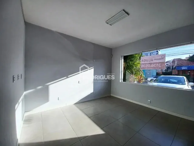 Imagem 5: Oportunidade Imperdível: Casa Comercial Espaçosa e Versátil no Centro de São Leopoldo!