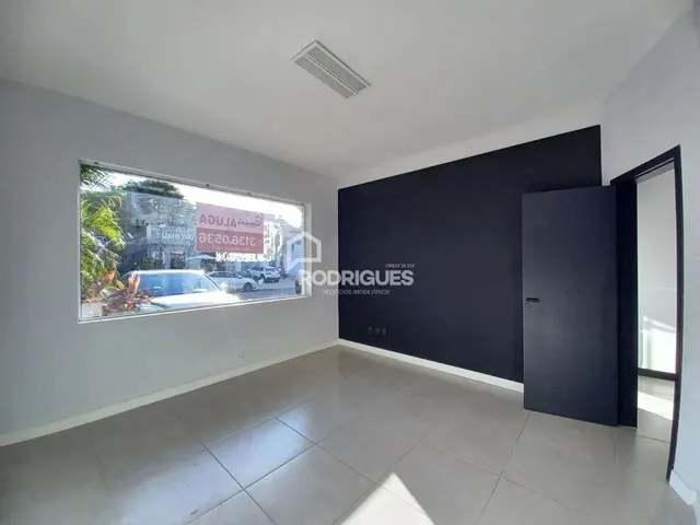 Imagem 6: Oportunidade Imperdível: Casa Comercial Espaçosa e Versátil no Centro de São Leopoldo!