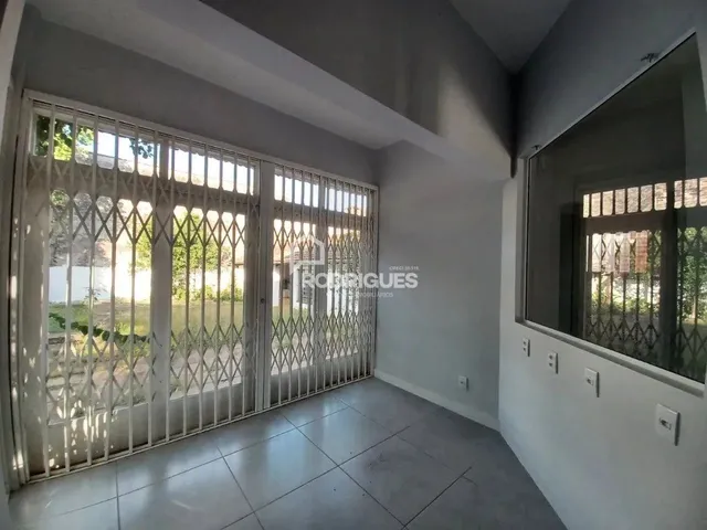 Imagem 9: Oportunidade Imperdível: Casa Comercial Espaçosa e Versátil no Centro de São Leopoldo!