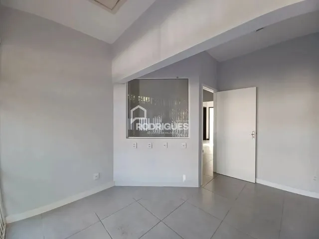 Imagem 7: Oportunidade Imperdível: Casa Comercial Espaçosa e Versátil no Centro de São Leopoldo!