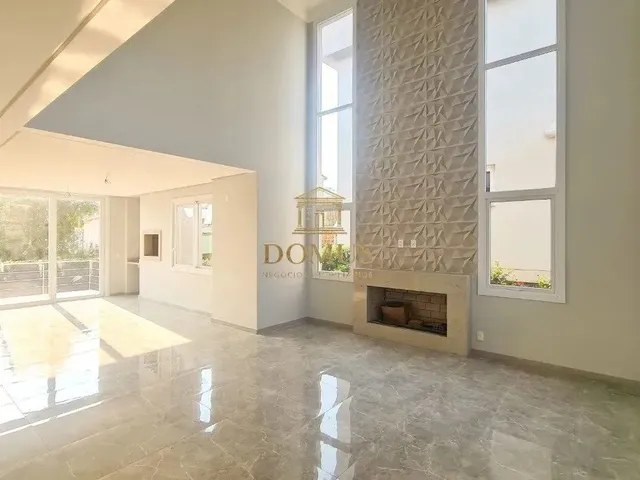 Imagem: A casa em condomínio possui 4 Dormitórios, 3 Suítes, 5