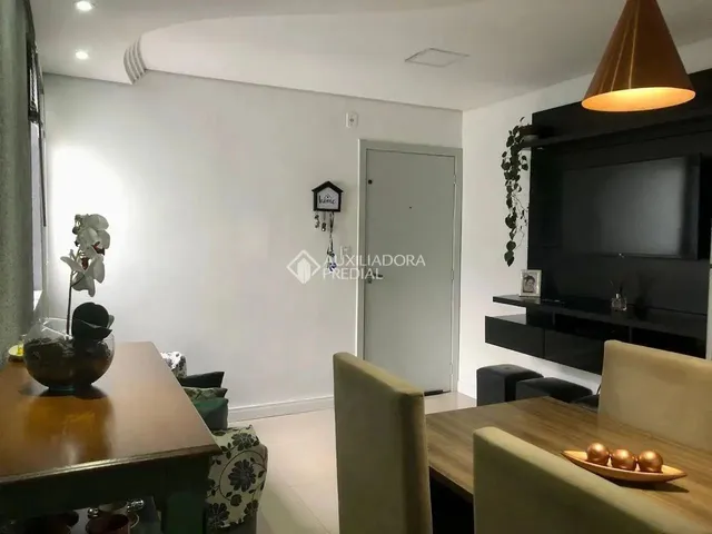 Imagem: O apartamento possui 2 Dormitórios, 1 Banheiro, 1 Vaga na