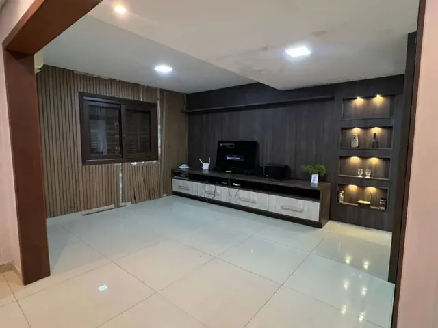 Imagem 1: Vendo Uma Casa com Muito Espaço e Conforto